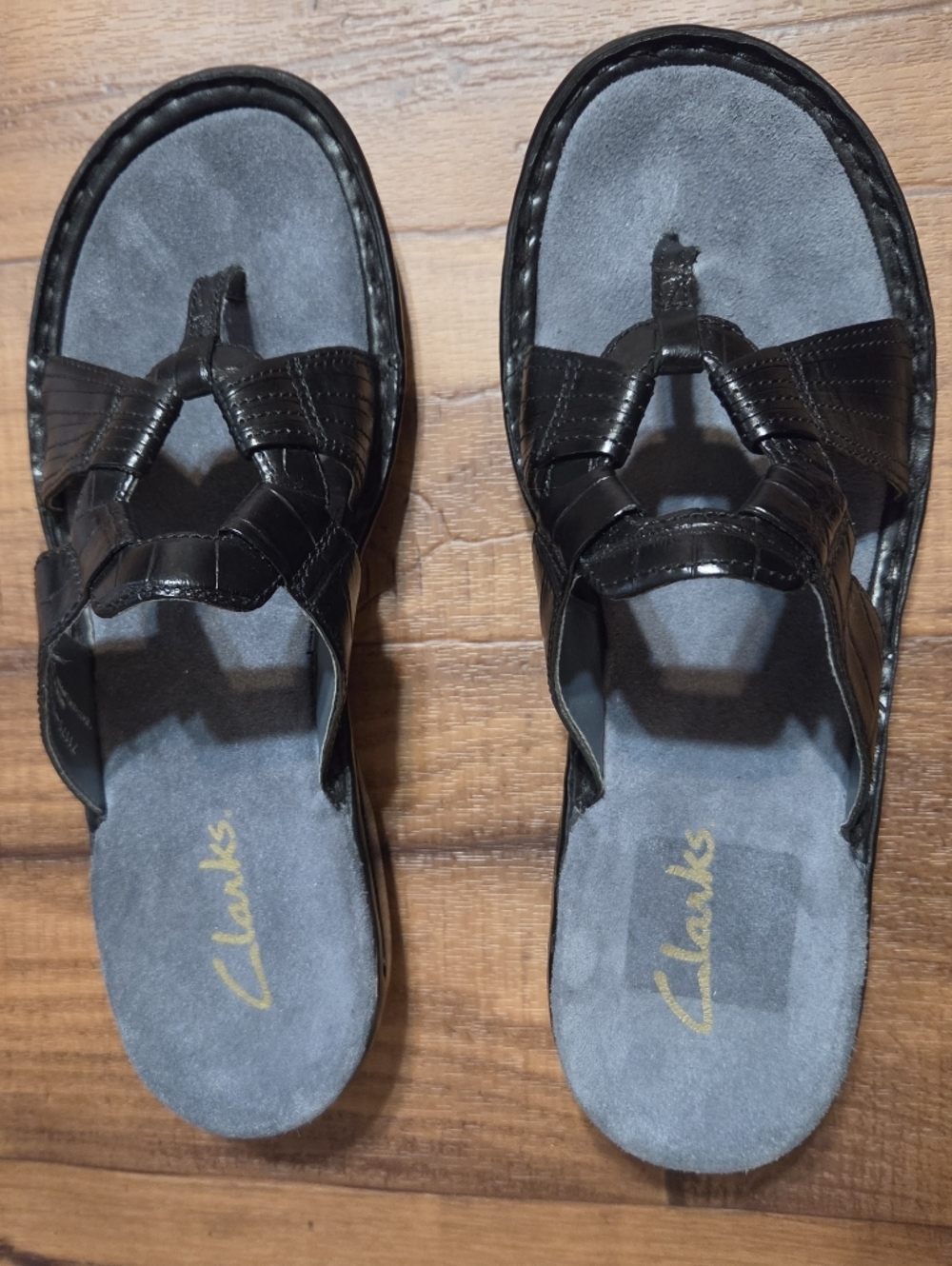Clarks Stylish Black Slip-On Woven Leather Sandals Sz 8M - Picture 1 of 10